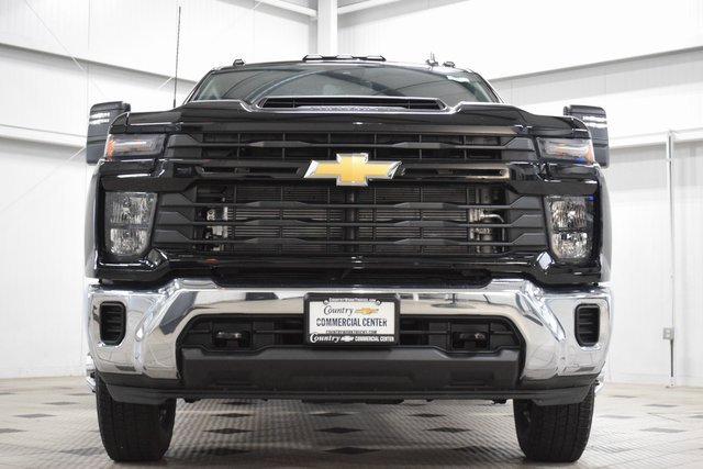 2025 Chevrolet Silverado 3500HD Work Truck photo 2
