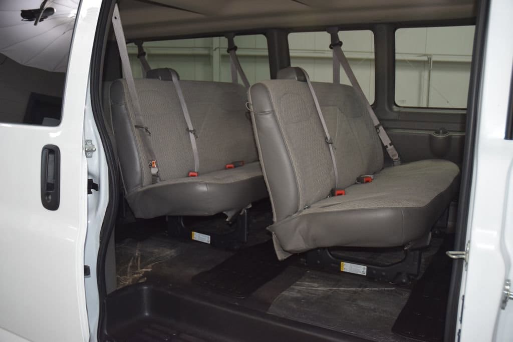 2025 Chevrolet Express Passenger LT - Photo 34