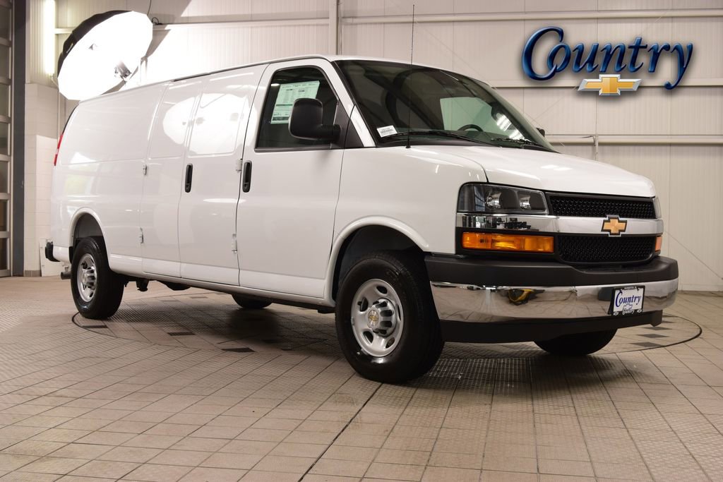 2026 Chevrolet Express 3500 Extended Work Van's photo