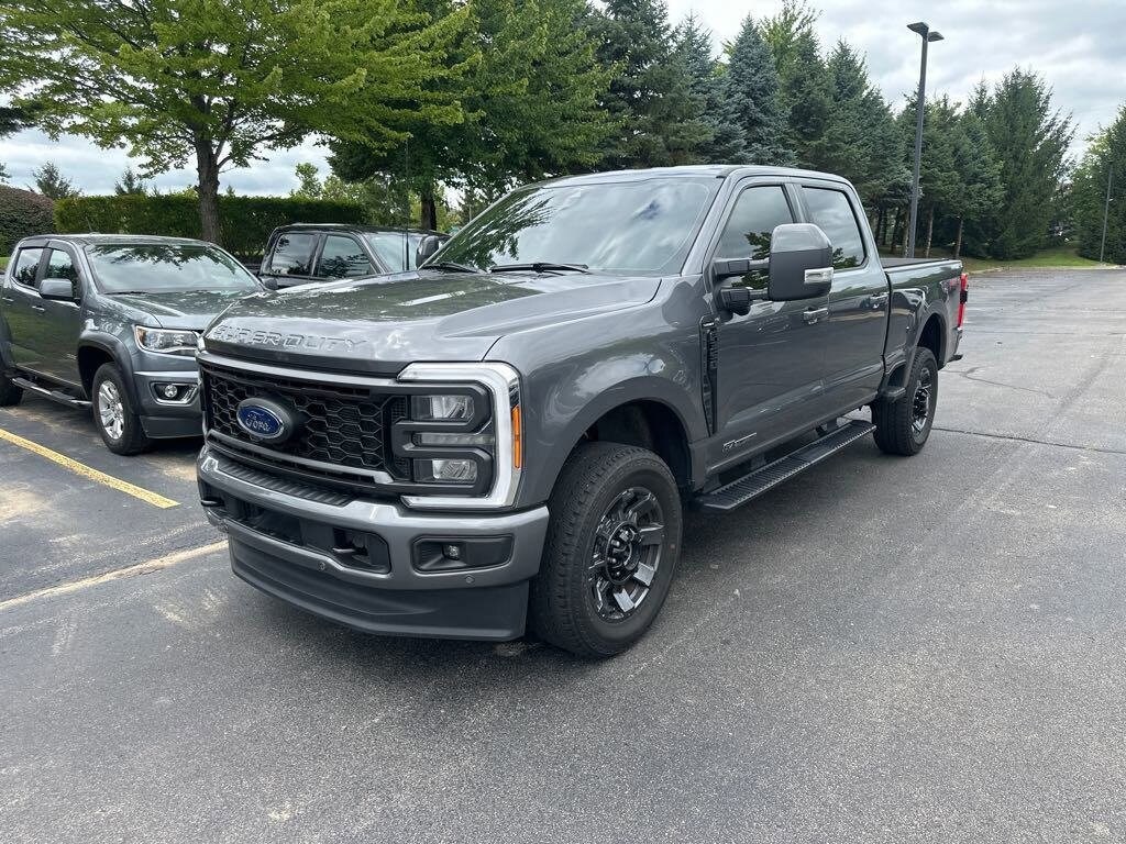 2023 Ford F-350 Lariat photo 3