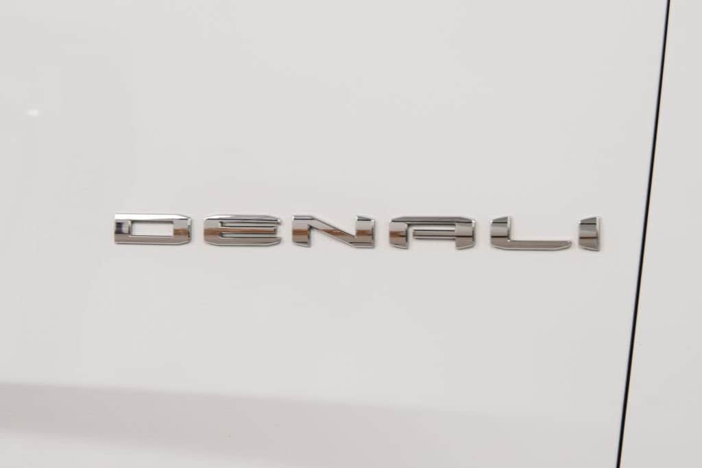 2024 GMC Yukon XL Denali - Photo 17