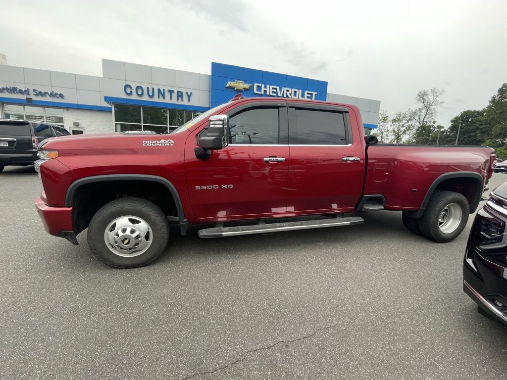 2022 Chevrolet Silverado High Country photo 3