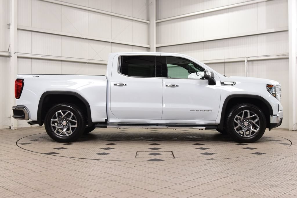 2026 GMC Sierra 1500 SLT - Photo 9