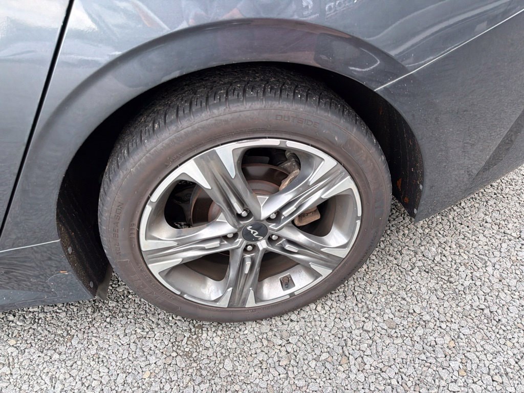 2023 Kia K5 EX - Photo 11