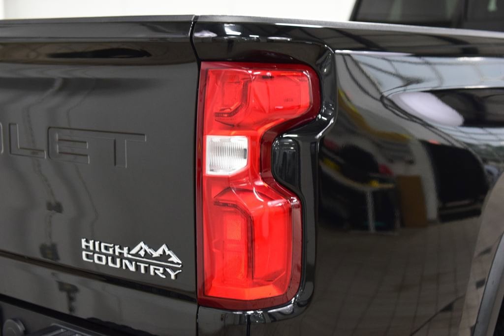 2022 Chevrolet Silverado 3500HD High Country - Photo 23