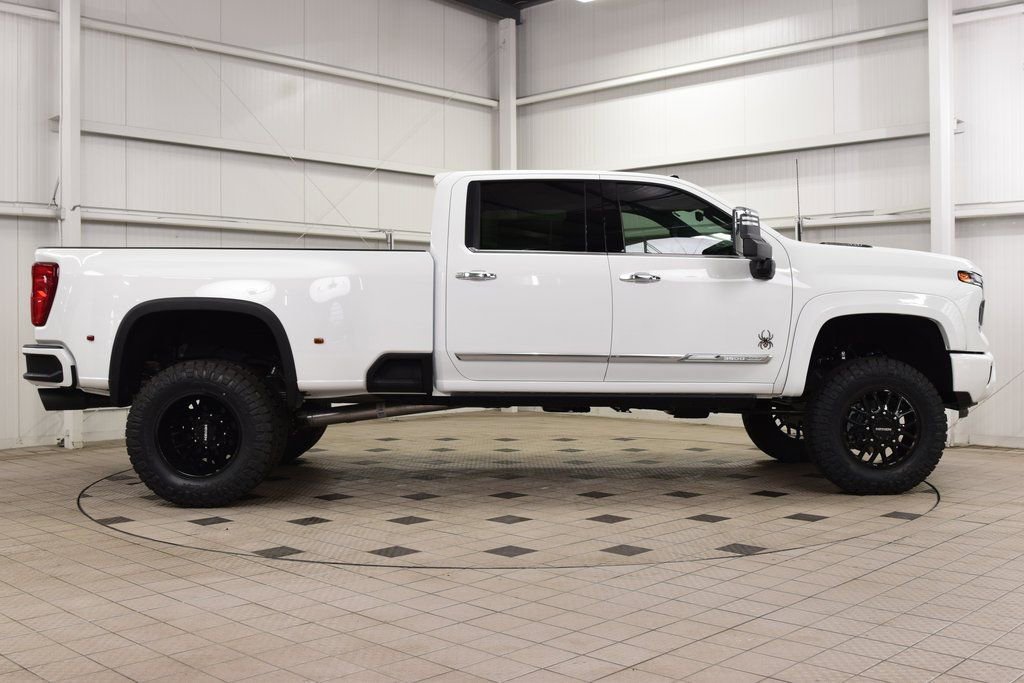 2026 Chevrolet Silverado 3500 HD High Country - Photo 9