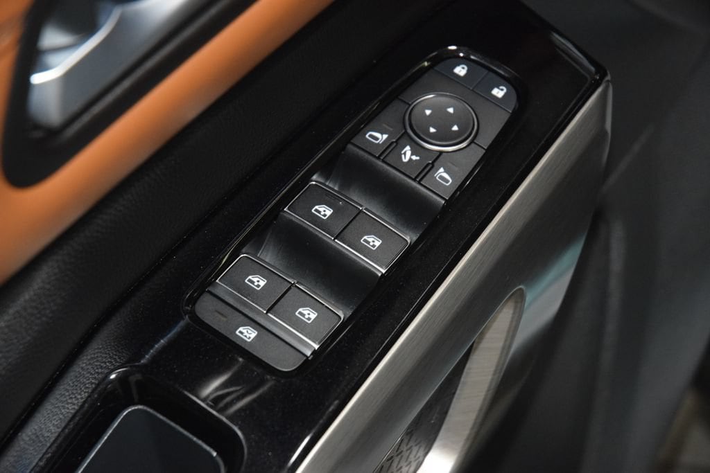 2025 Nissan Pathfinder Platinum - Photo 46
