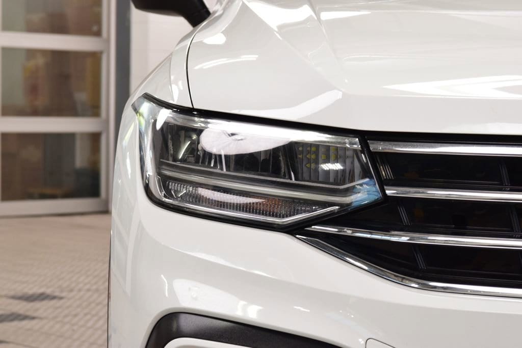 2022 Volkswagen Tiguan SE - Photo 12
