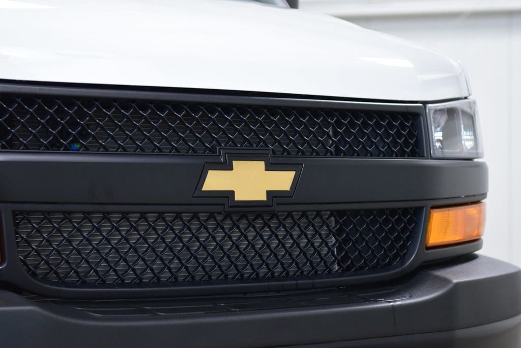 2025 Chevrolet Express Cargo Work Van - Photo 6