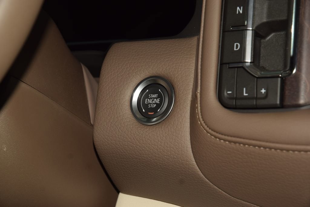 2024 GMC Yukon Denali - Photo 36