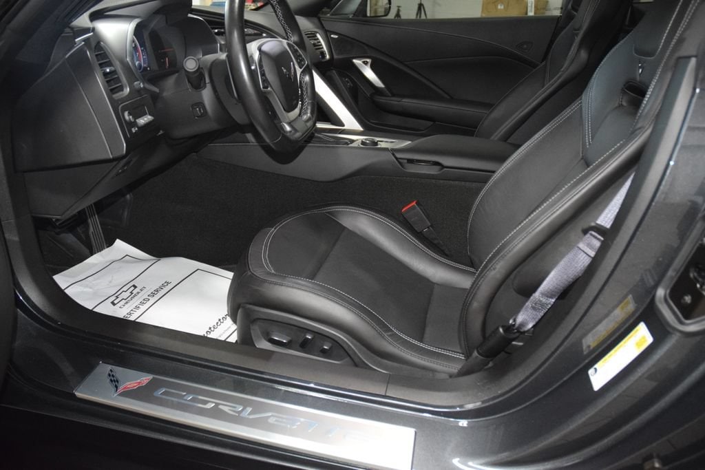 2017 Chevrolet Corvette 2LT - Photo 43