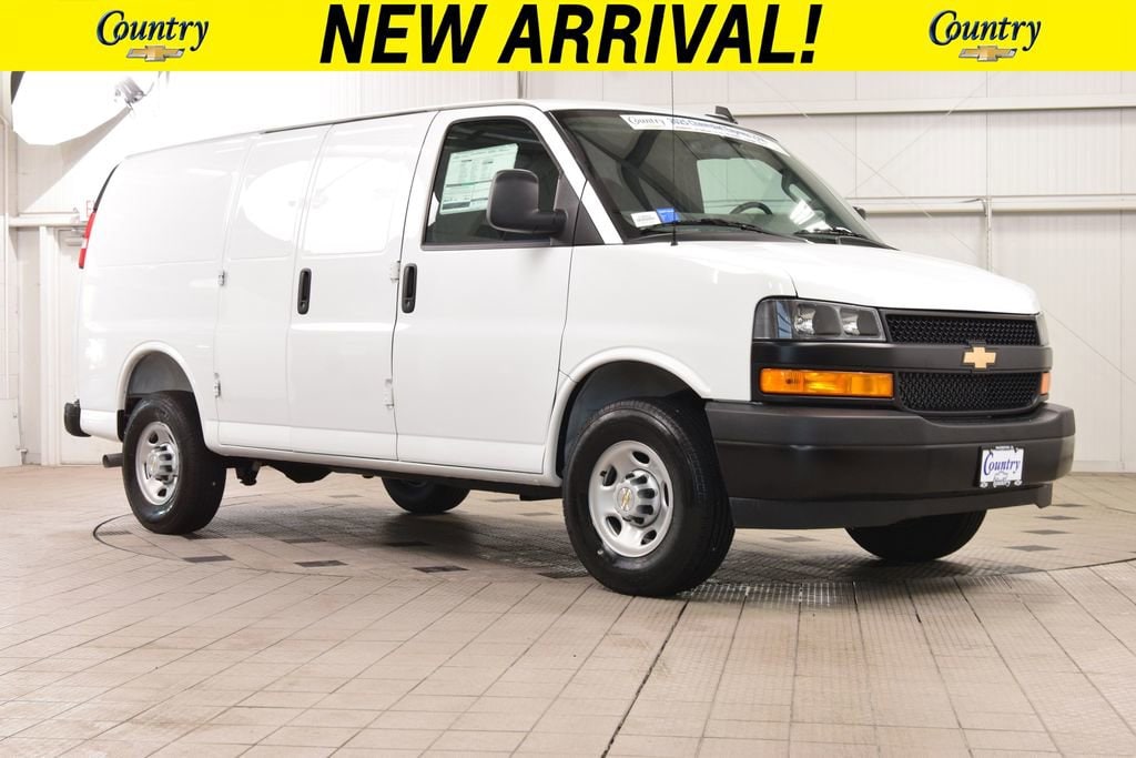 2025 Chevrolet Express 2500 Work Van HD's photo