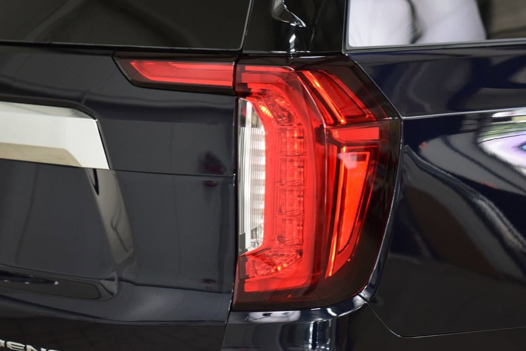 2024 GMC Yukon Denali - Photo 21