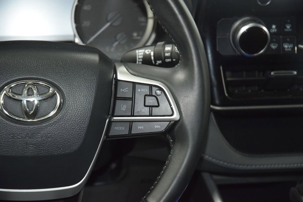 2023 Toyota Highlander LE - Photo 36