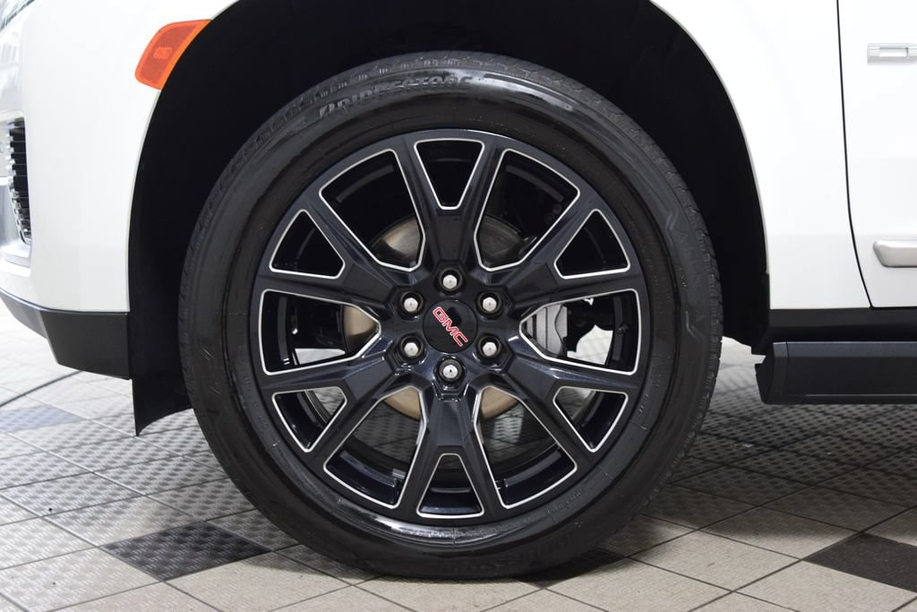 2024 GMC Yukon XL Denali - Photo 30