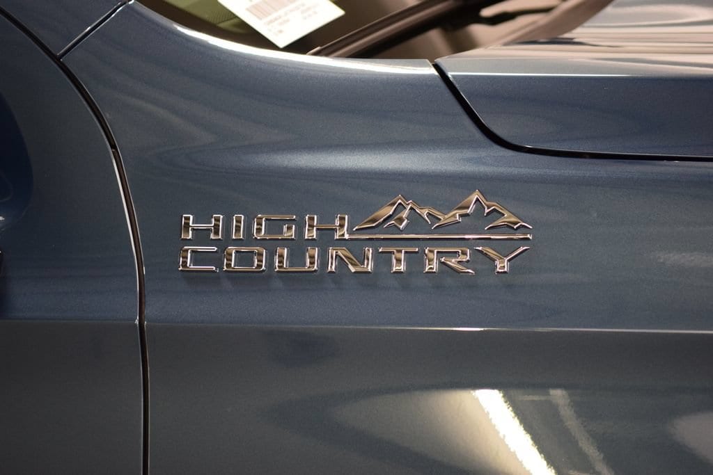 2026 Chevrolet Suburban High Country - Photo 16