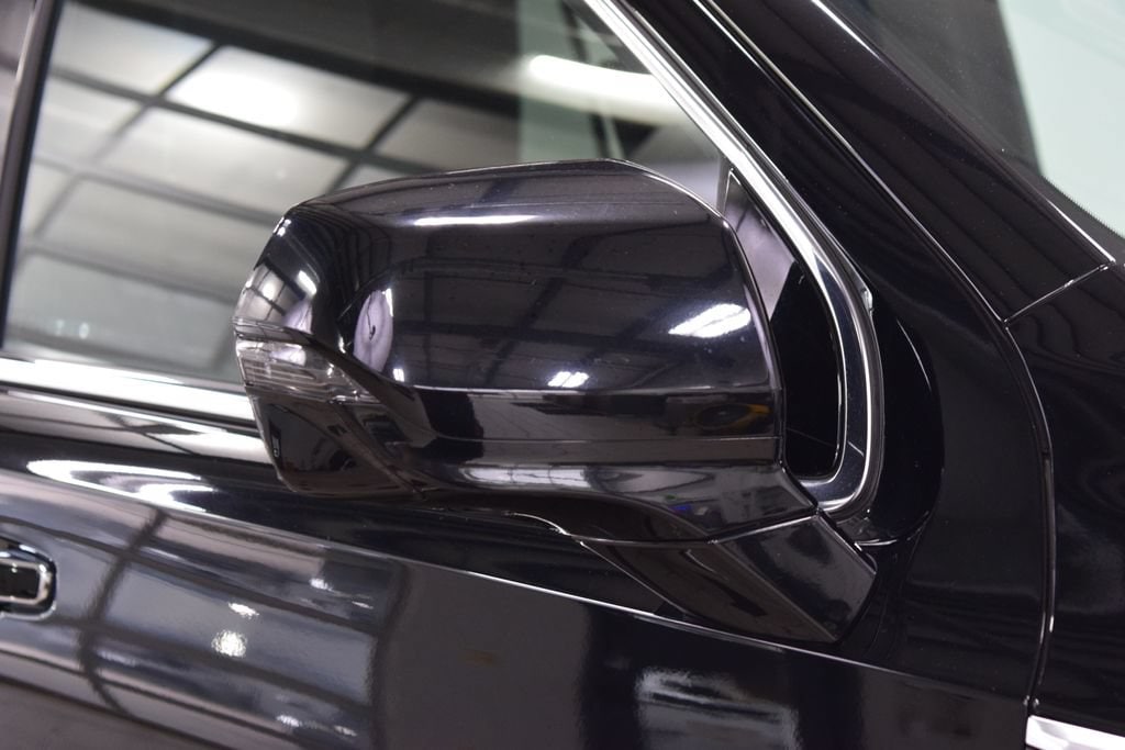 2024 GMC Yukon Denali - Photo 18