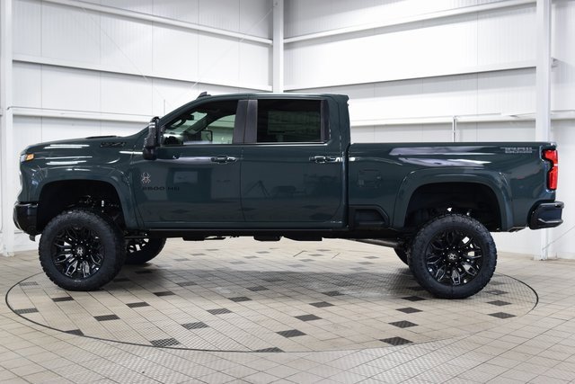 2025 Chevrolet Silverado 2500HD LT photo 4
