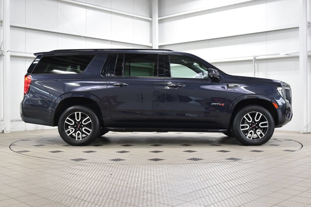 2023 GMC Yukon XL AT4 - Photo 9