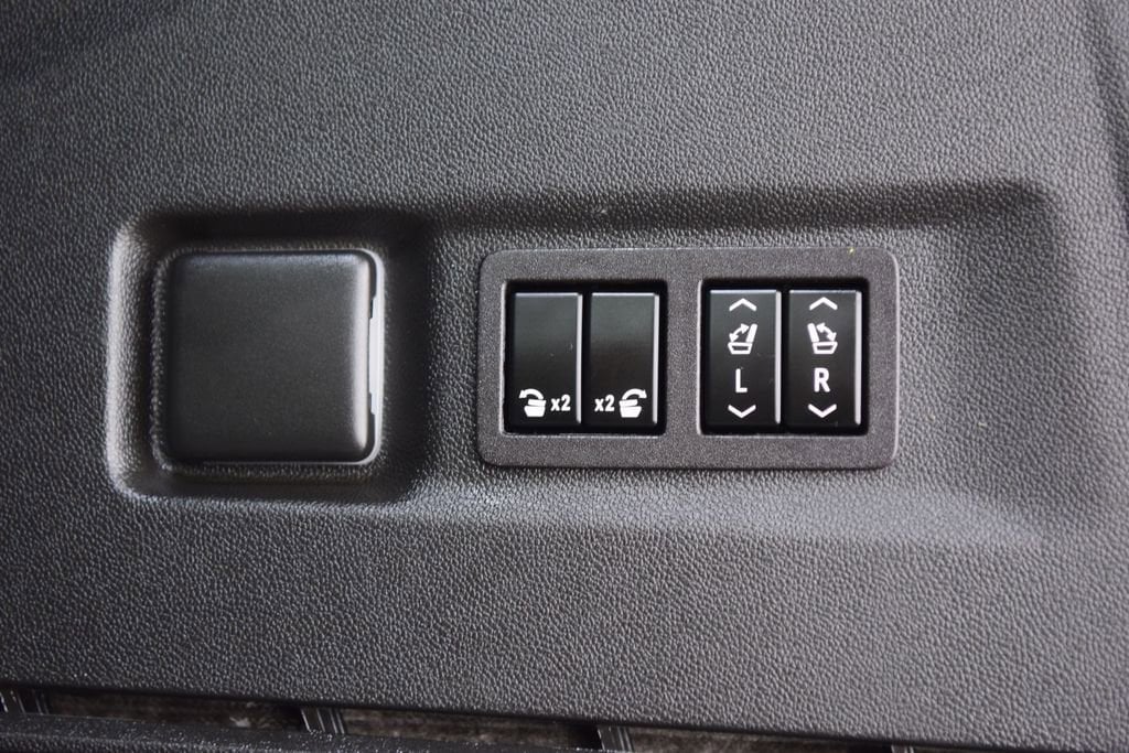 2023 Chevrolet Suburban Z71 - Photo 24