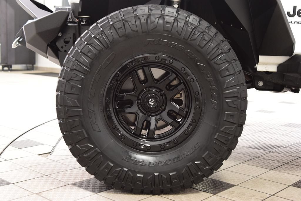 2024 Jeep Gladiator Nighthawk - Photo 25