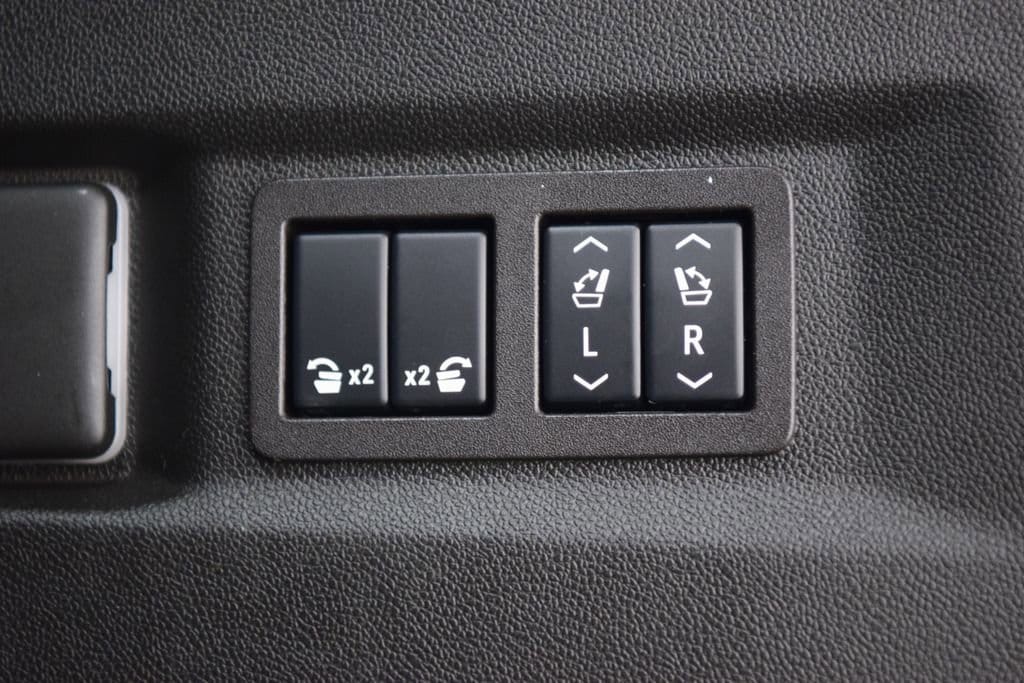 2024 GMC Yukon Denali - Photo 27