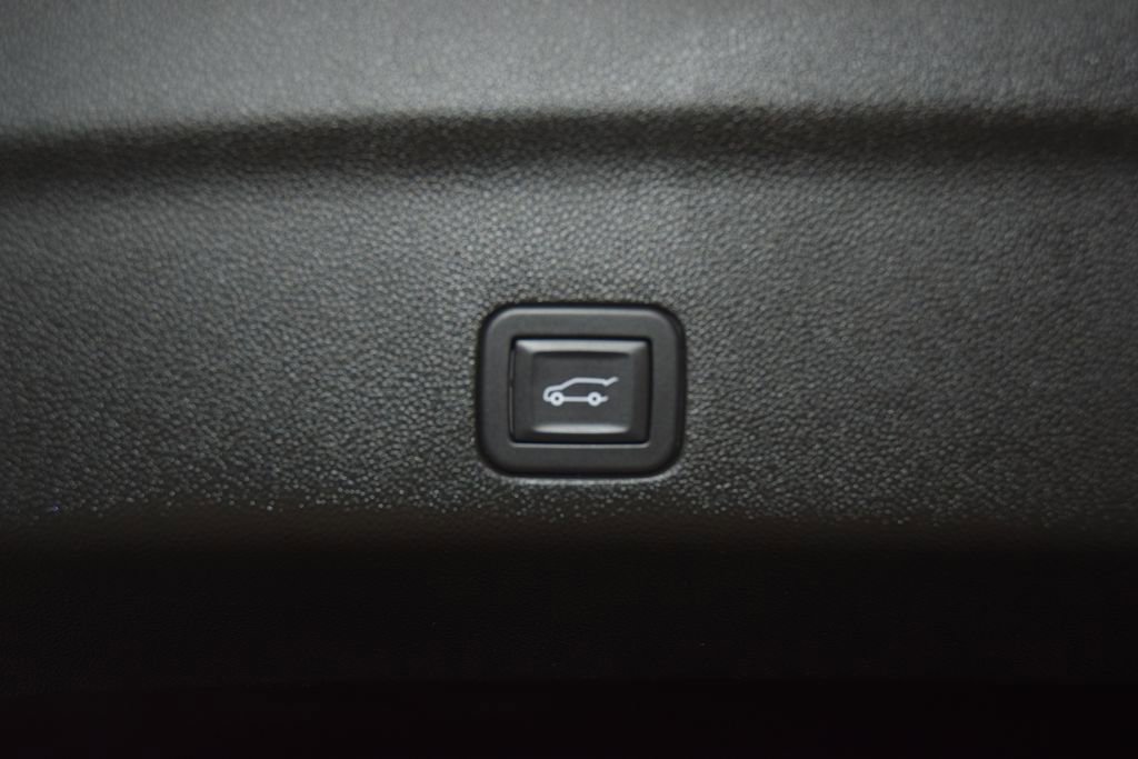 2024 GMC Yukon AT4 - Photo 28