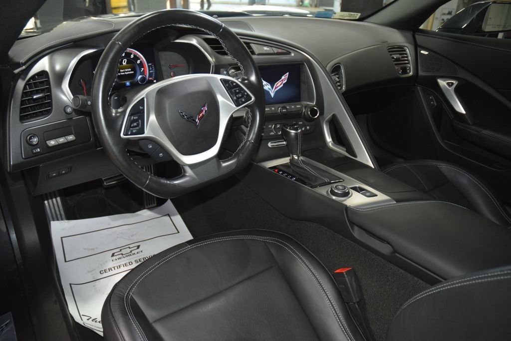 2017 Chevrolet Corvette 2LT - Photo 30