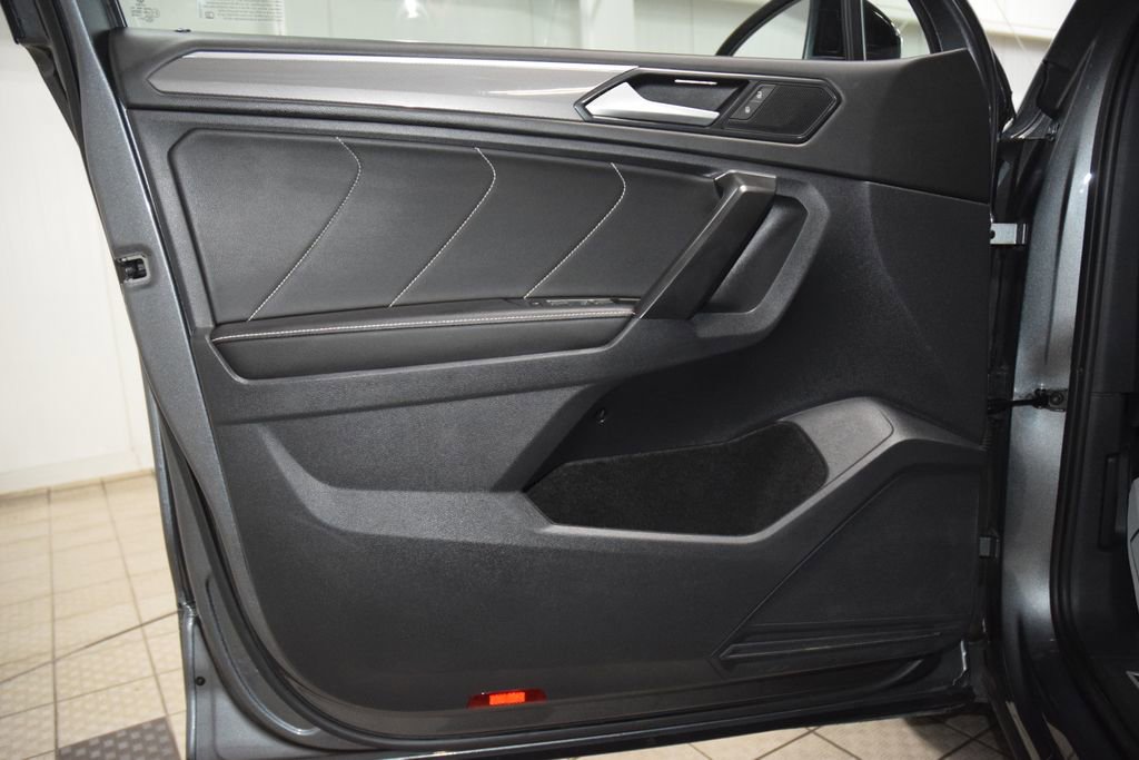 2023 Volkswagen Tiguan SE R-LINE BLACK - Photo 42