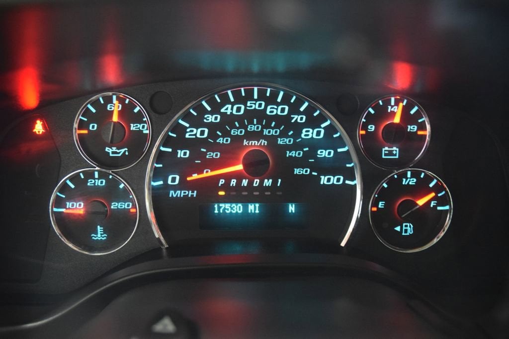 2025 Chevrolet Express Passenger LT - Photo 40