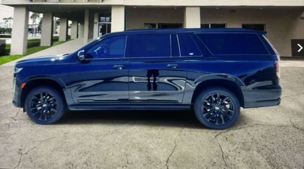 2023 Cadillac Escalade ESV Sport Platinum photo 4