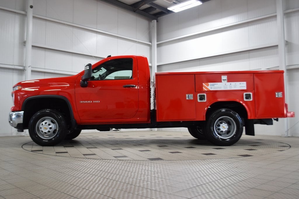2025 Chevrolet Silverado 3500HD Work Truck photo 2