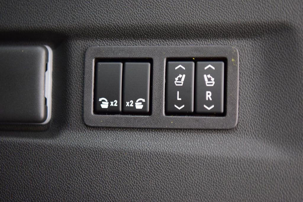 2026 Chevrolet Suburban High Country - Photo 24