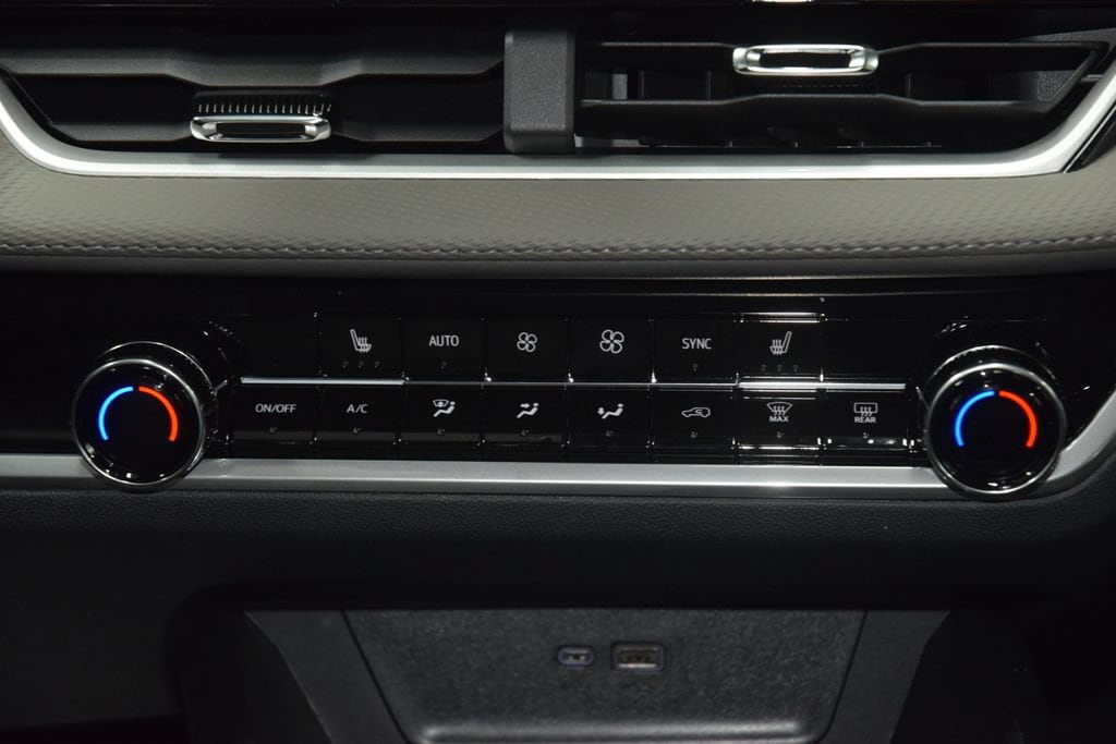 2027 Chevrolet Equinox LT - Photo 30