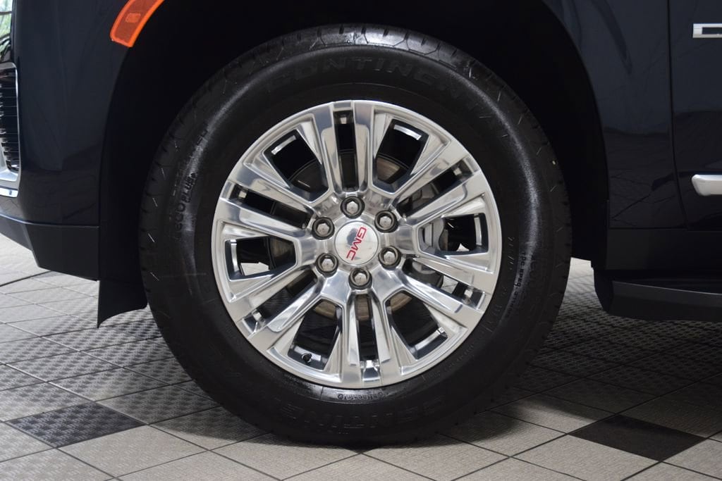 2024 GMC Yukon Denali - Photo 30