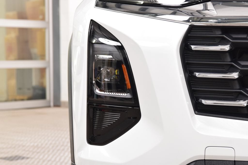 2027 Chevrolet Equinox LT - Photo 14