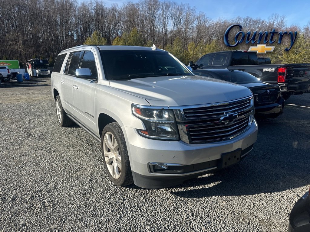 2019 Chevrolet Suburban Premier's photo