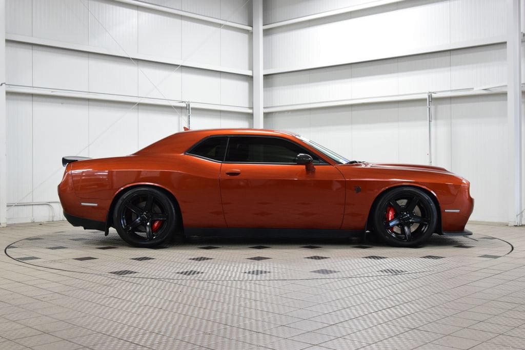 2022 Dodge Challenger SRT - Photo 9