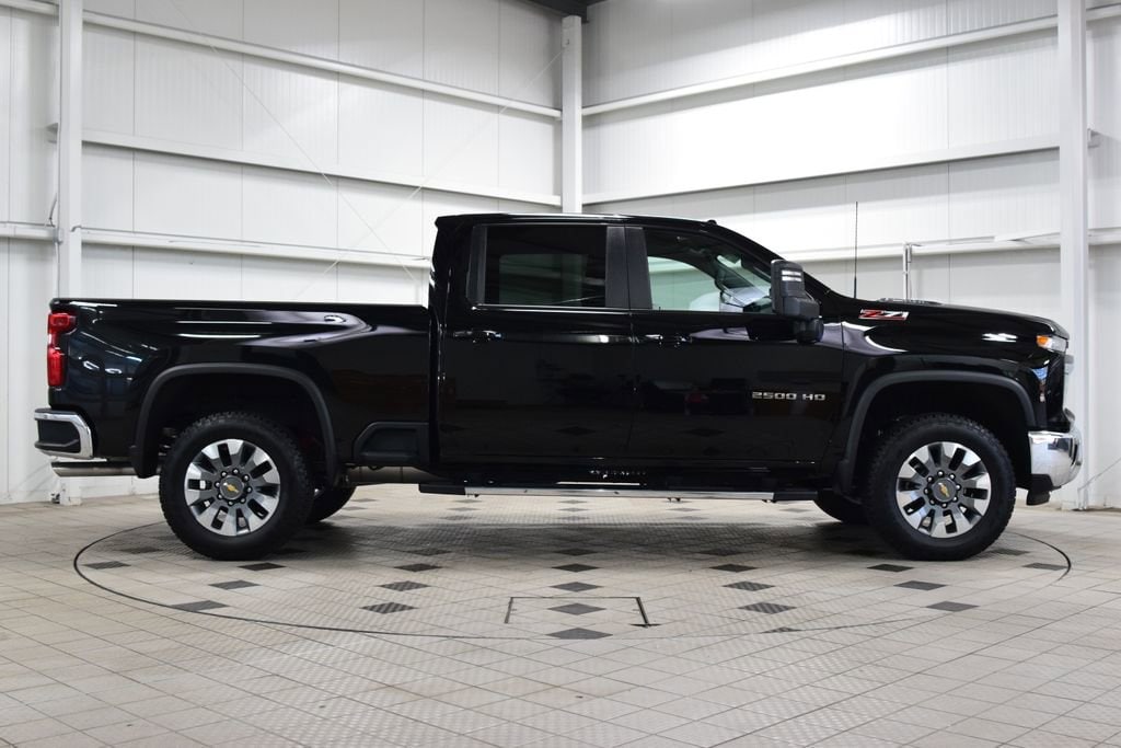 2025 Chevrolet Silverado 2500HD LT - Photo 9