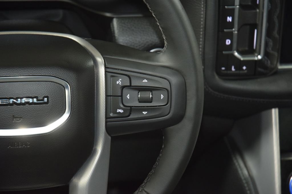 2024 GMC Yukon Denali - Photo 40