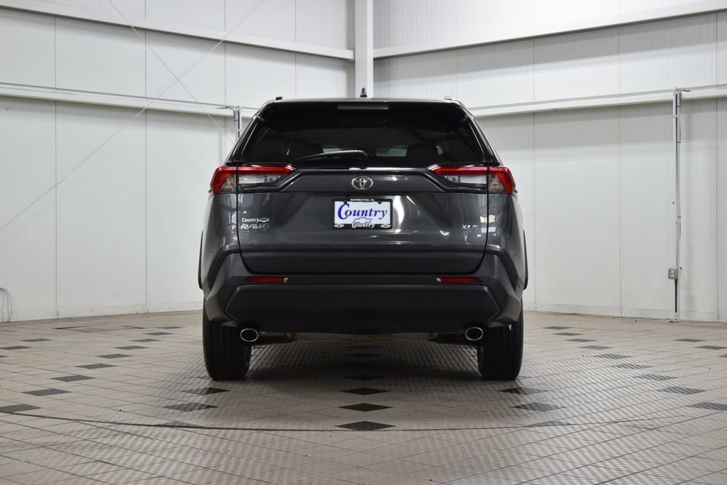 2022 Toyota RAV4 XLE - Photo 7