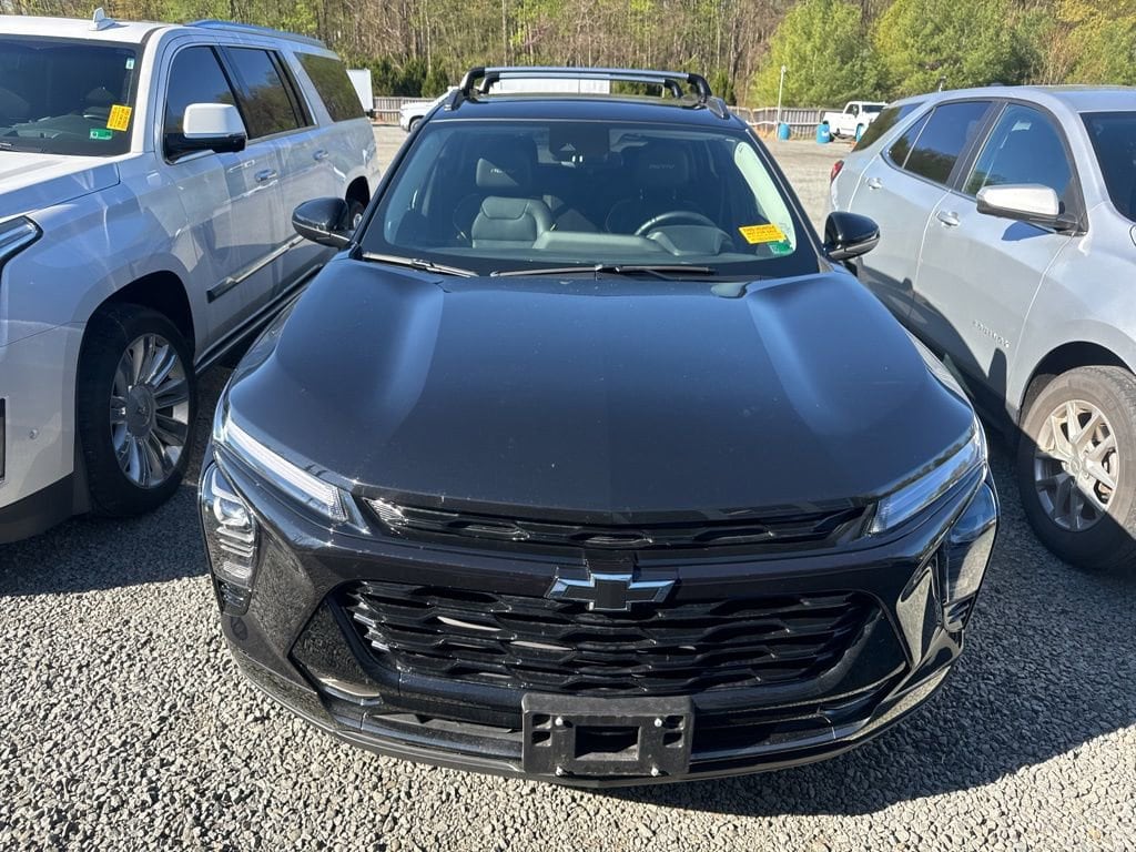 Used 2025 Chevrolet Trax Activ SUV