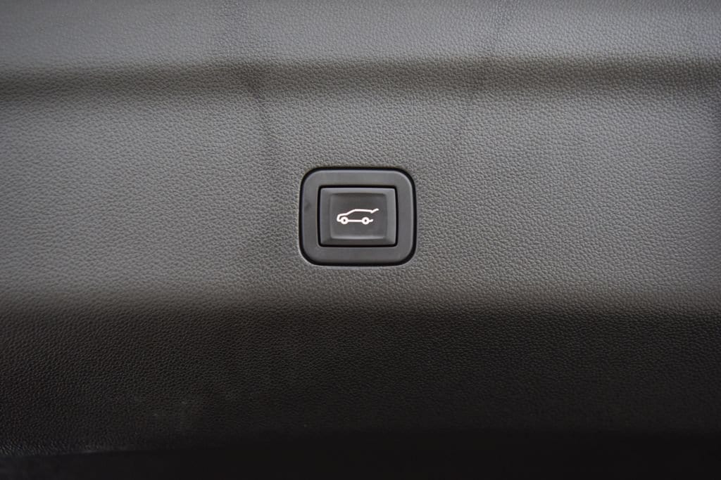 2024 GMC Yukon Denali - Photo 28