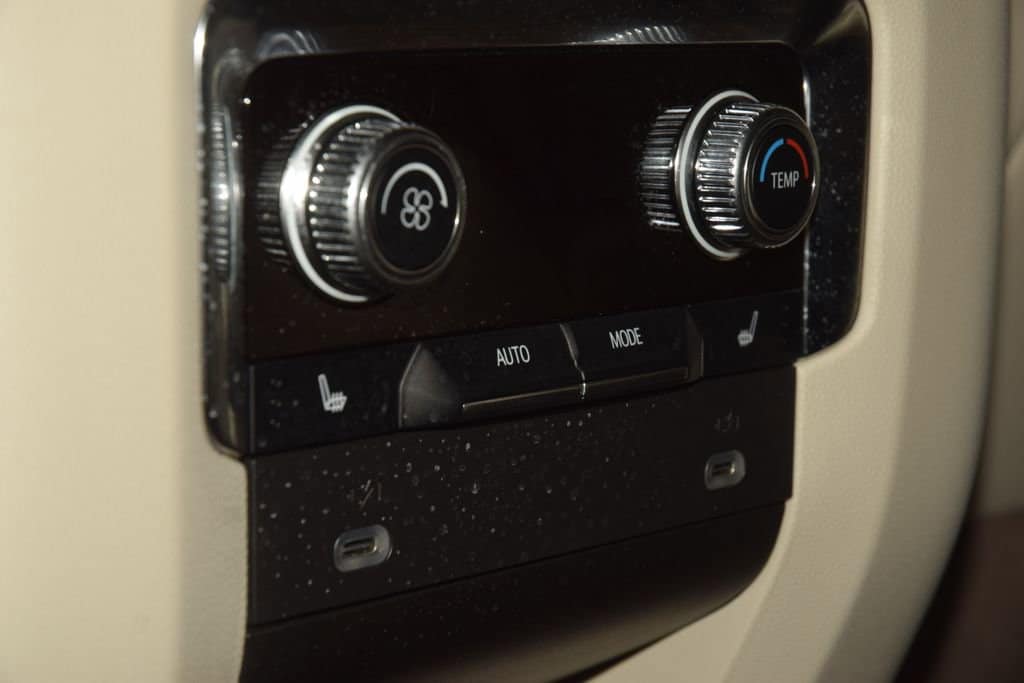2024 GMC Yukon Denali - Photo 45