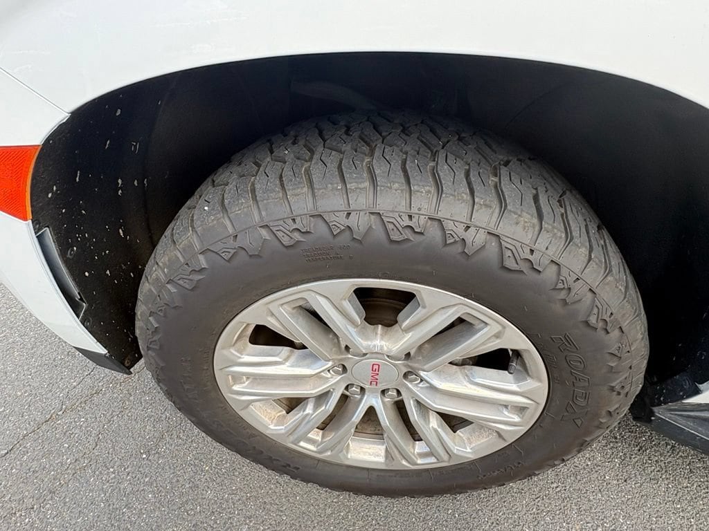 2022 GMC Yukon SLT - Photo 17