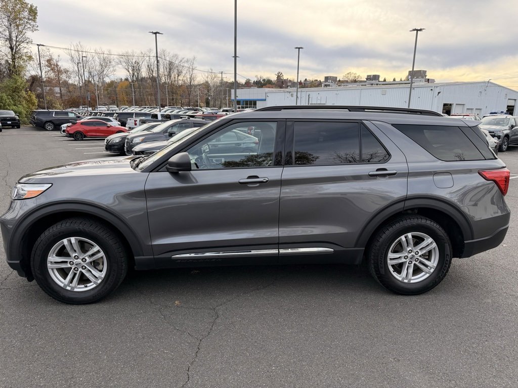 2021 Ford Explorer XLT photo 3