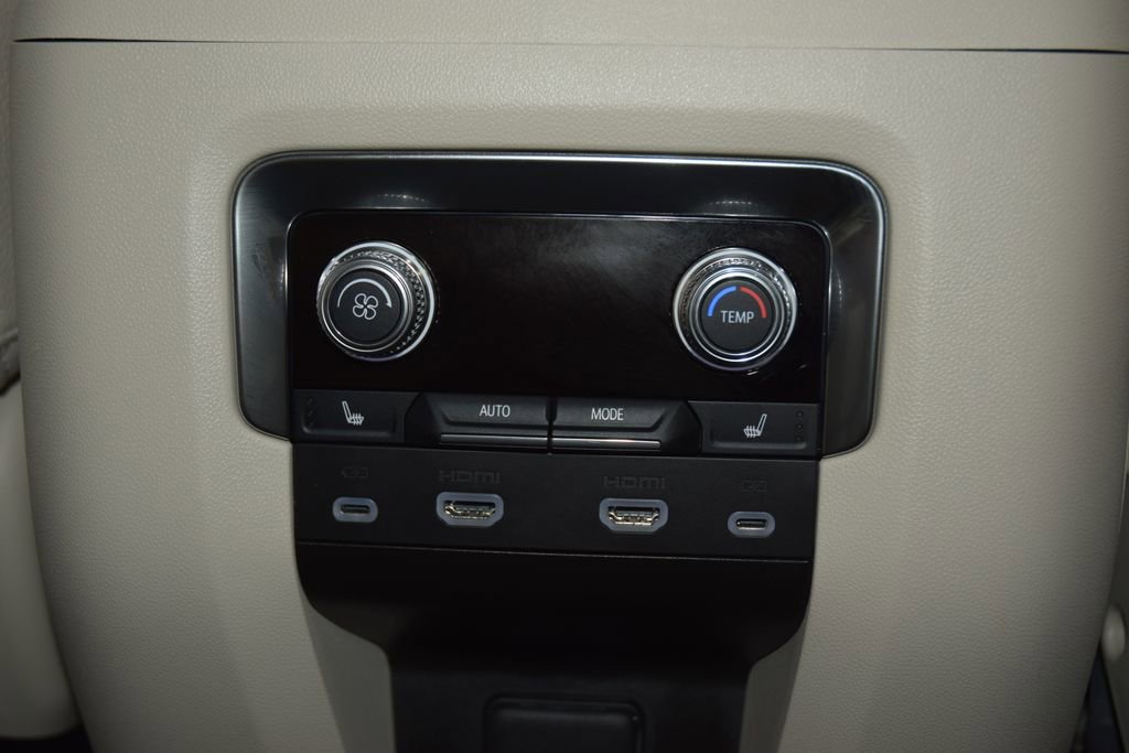 2024 GMC Yukon Denali - Photo 46