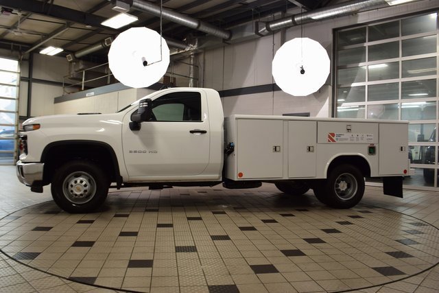 2025 Chevrolet Silverado 3500HD Work Truck photo 3