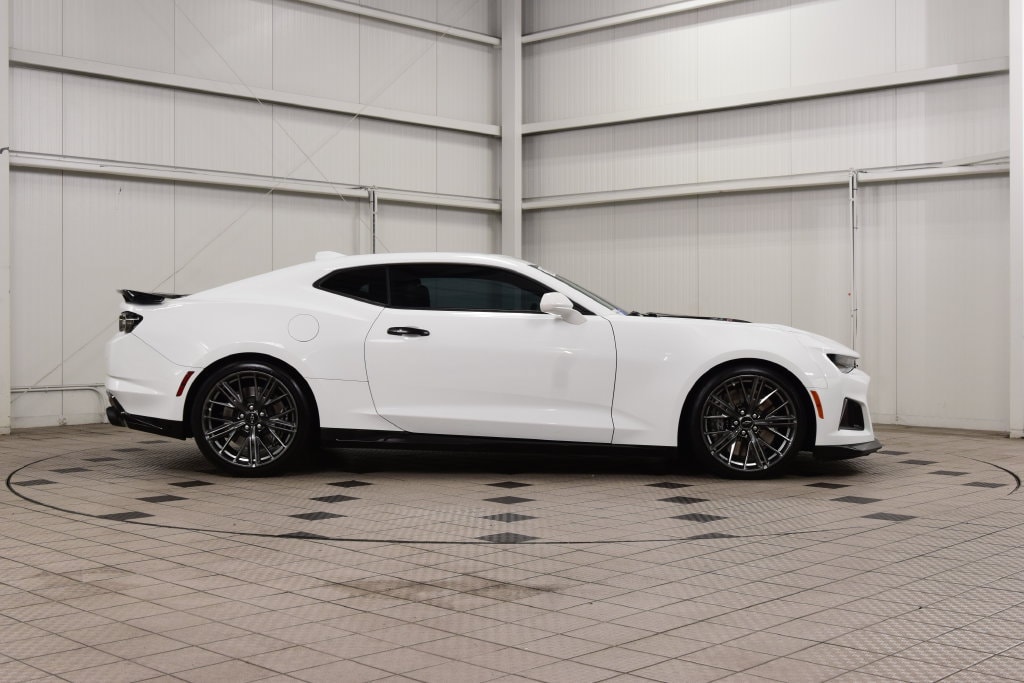 2023 Chevrolet Camaro ZL1 - Photo 9