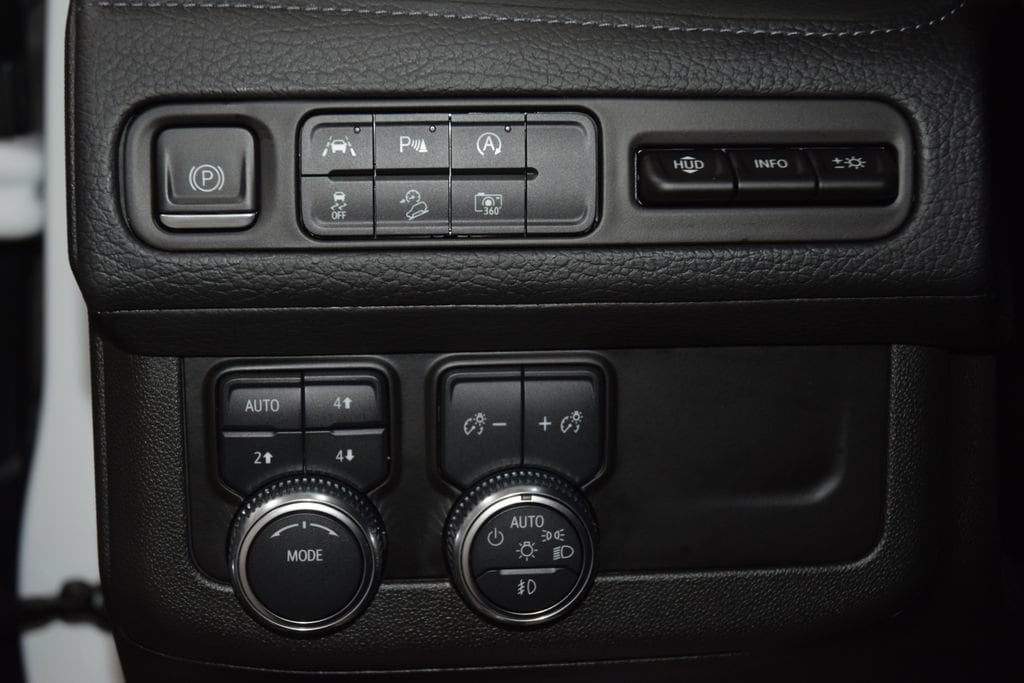 2024 GMC Yukon XL Denali - Photo 37